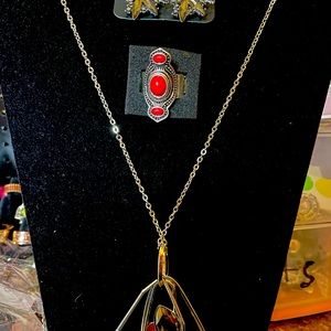 The earrings turn into 2 the chain long black red